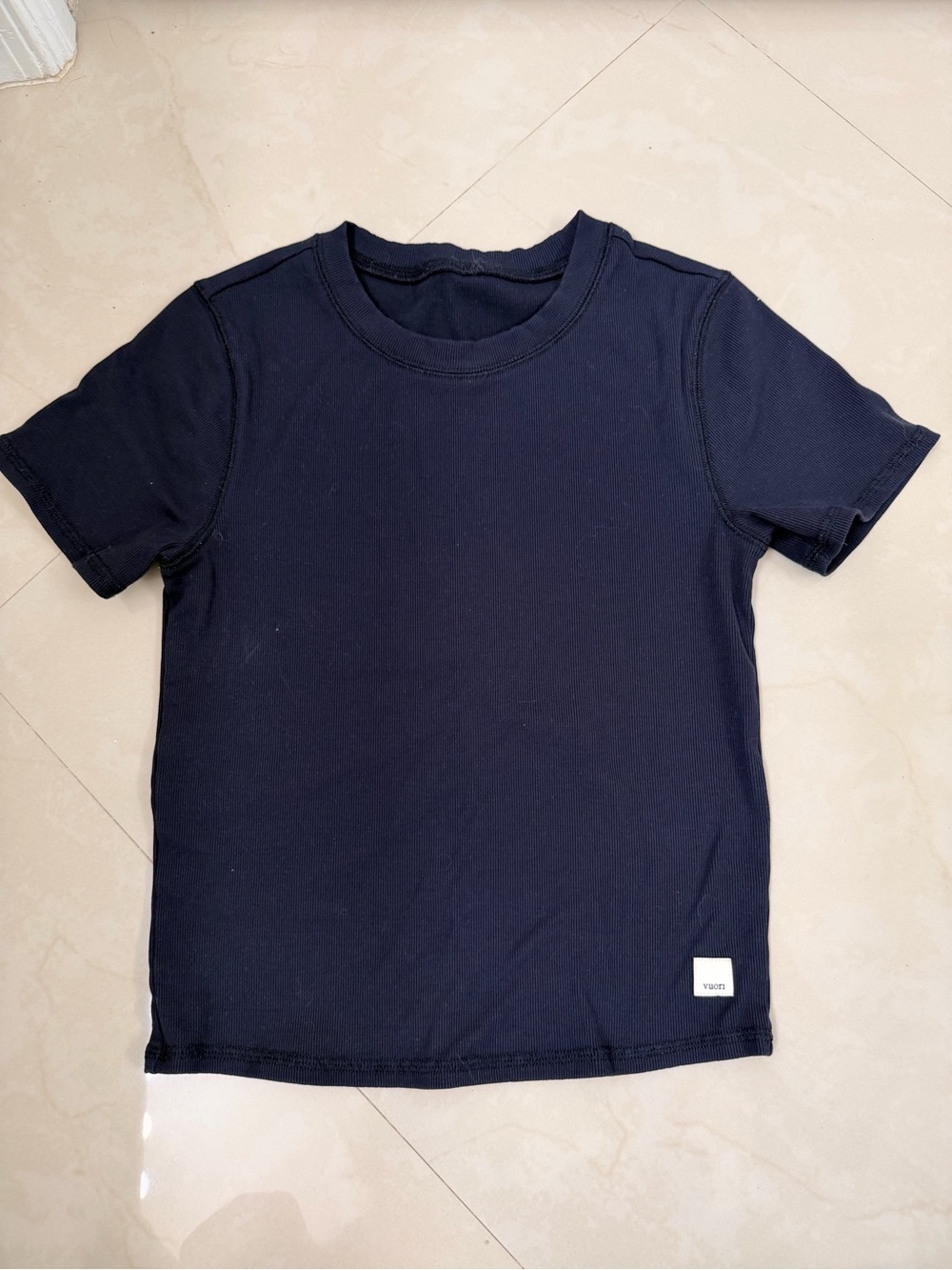 Vuori Black Pose Fitted Tee